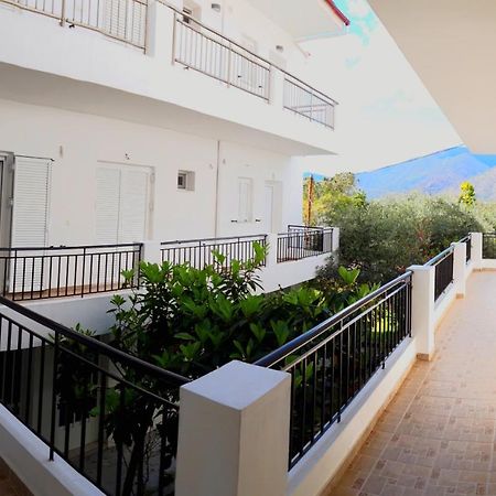Ενοικιαζόμενα Δωμάτια Γεωργία Σταμούλου Rovies Exterior photo